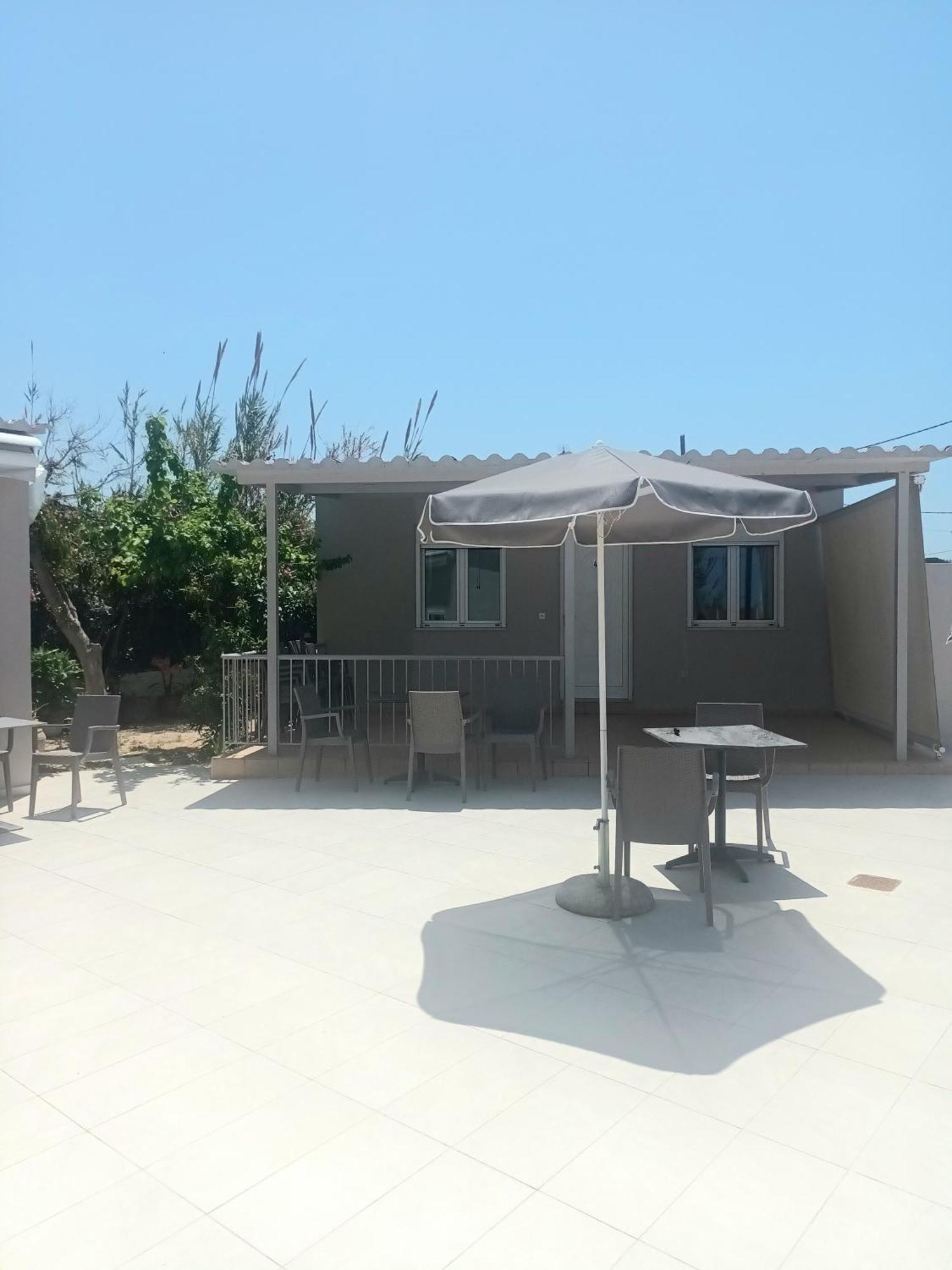 Cathrin Beach Apartments สตาวรอช ภายนอก รูปภาพ